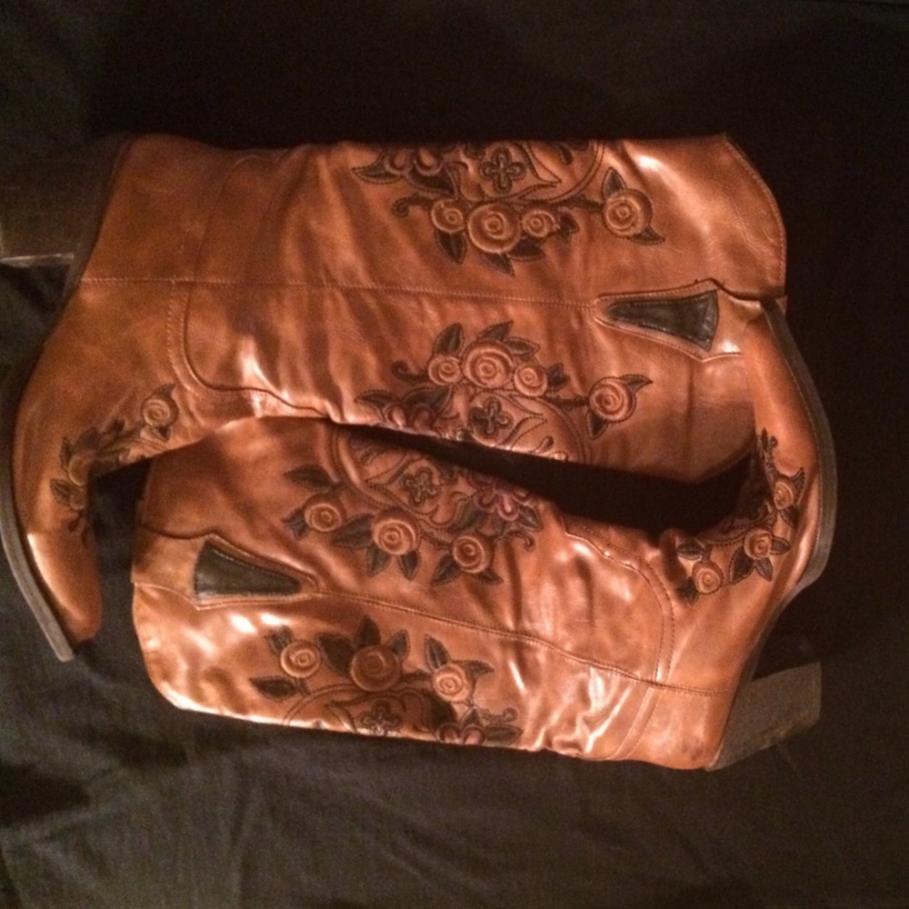 Brown Cowboy Boots with design