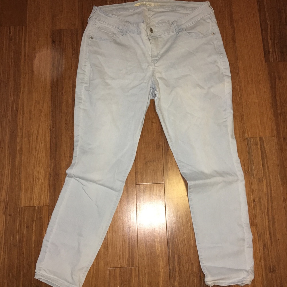 Never worn plus size straight leg jeans SZ 18