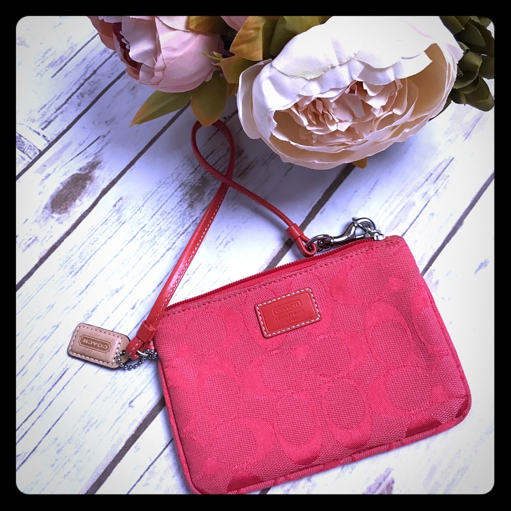 🆕 NWOT Make a reasonable offer!  coach wristlet