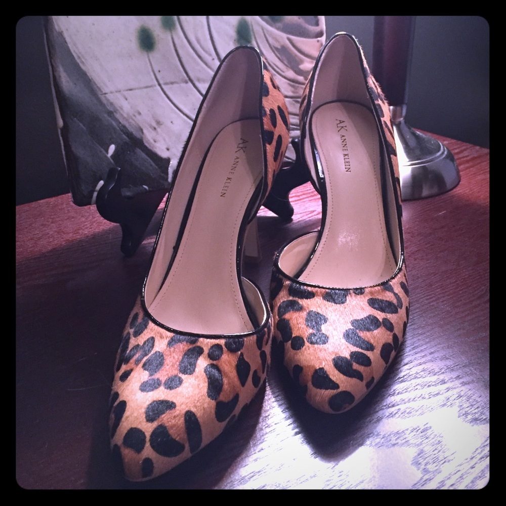Ann Klein calf hair leopard print heels