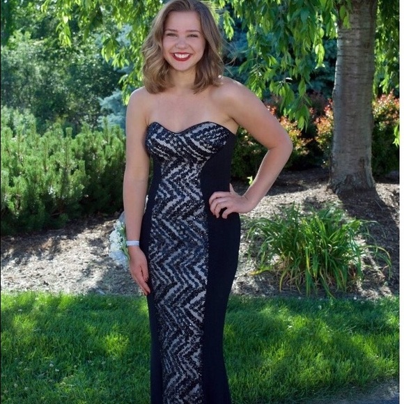 Faviana Black Sequin Prom Dress - Picture 1 of 3