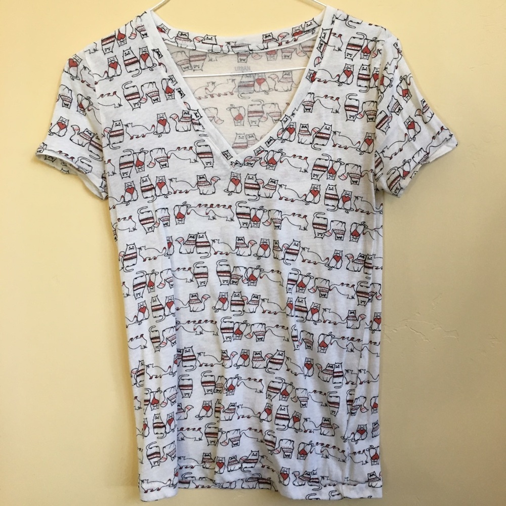 🌸Urban outfitters v neck tee🌸
