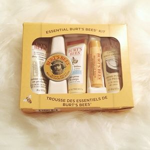Burt's Bees Essential Burt's Bees Kit Gift Set