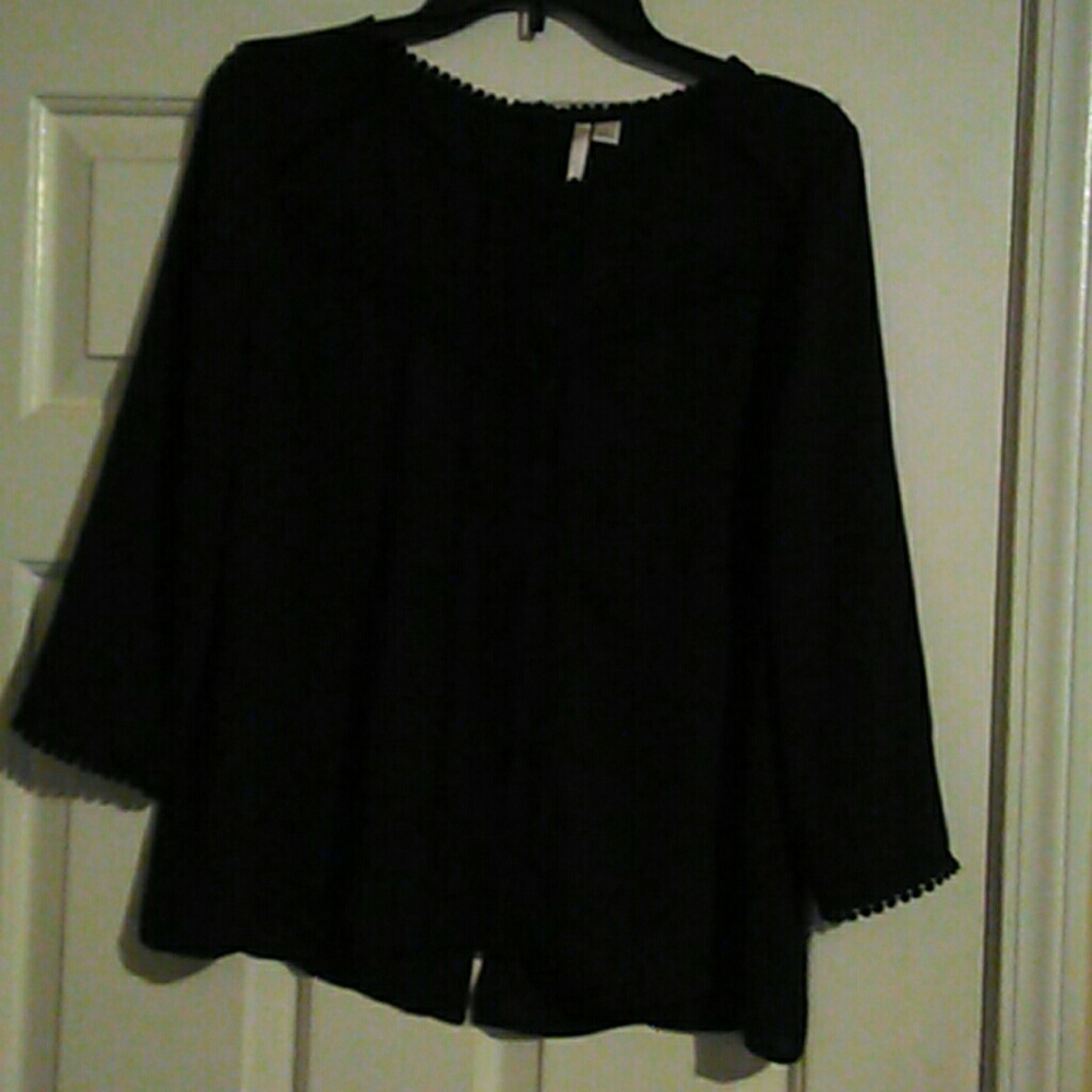 LC blouse with buttons down back