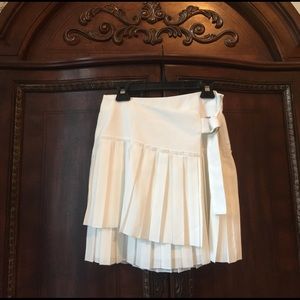 Endless Rose - Gorgeous White Skirt (like new).