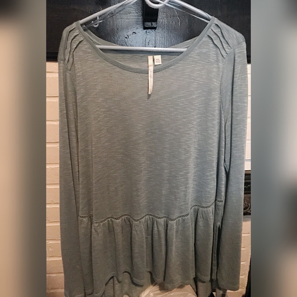 LC Lauren Conrad Peplum Top (XXL)