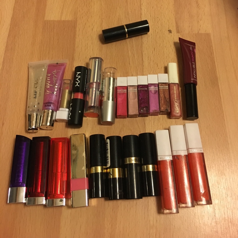 Lipstick lot 24!!!!!!!!