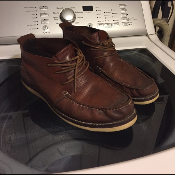 Kenneth Cole chukkas