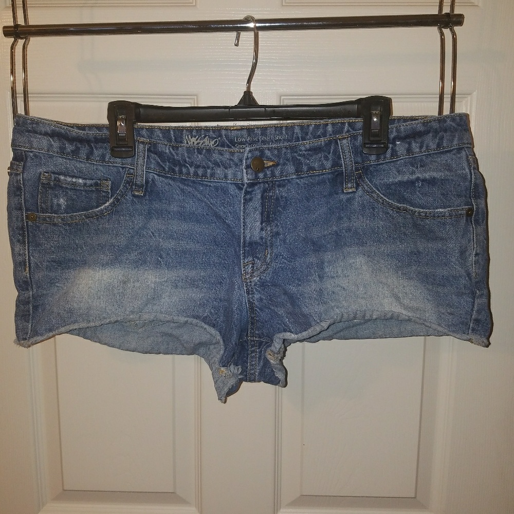 Mossimo distressed jean shorts