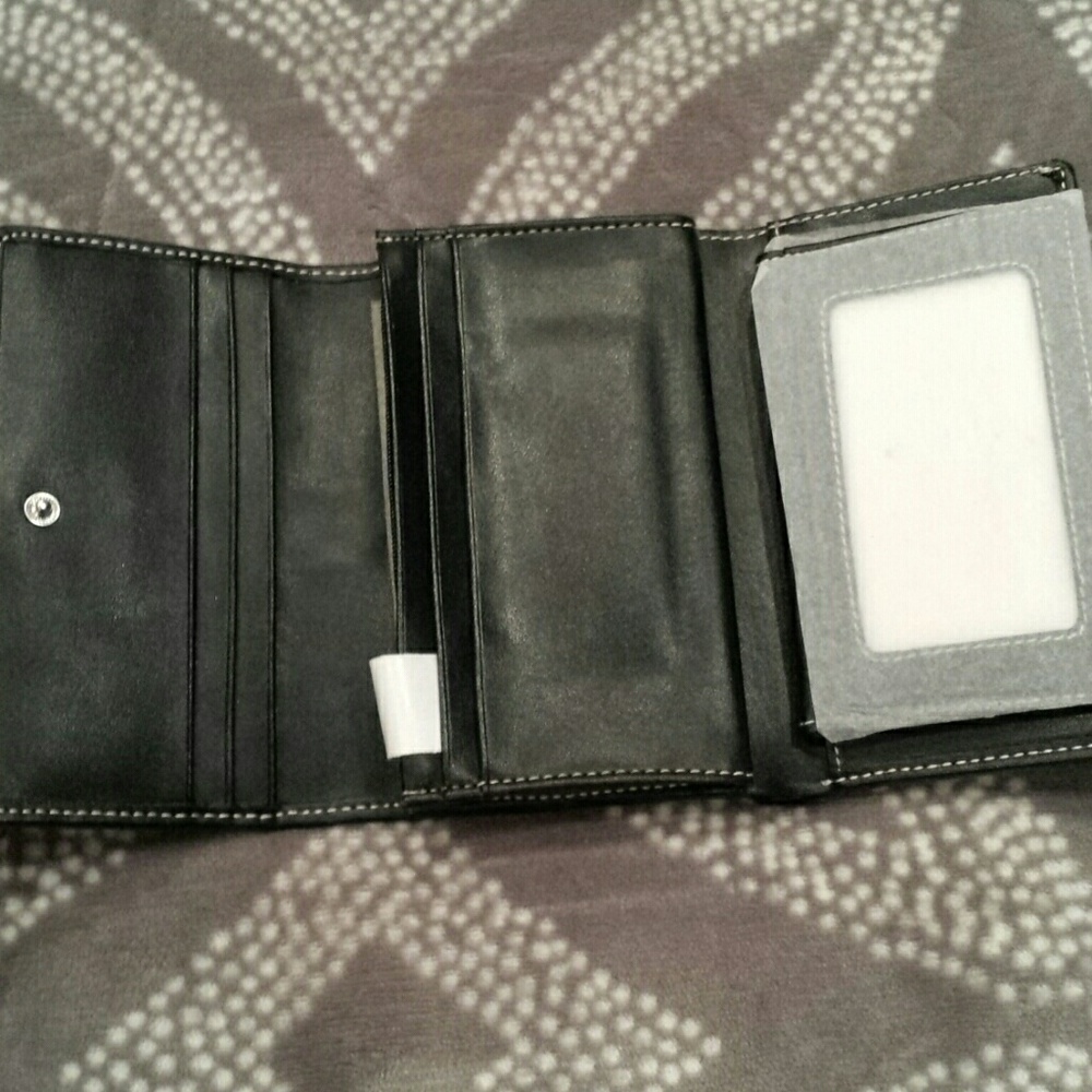 Express Trifold Wallet - Picture 2 of 4