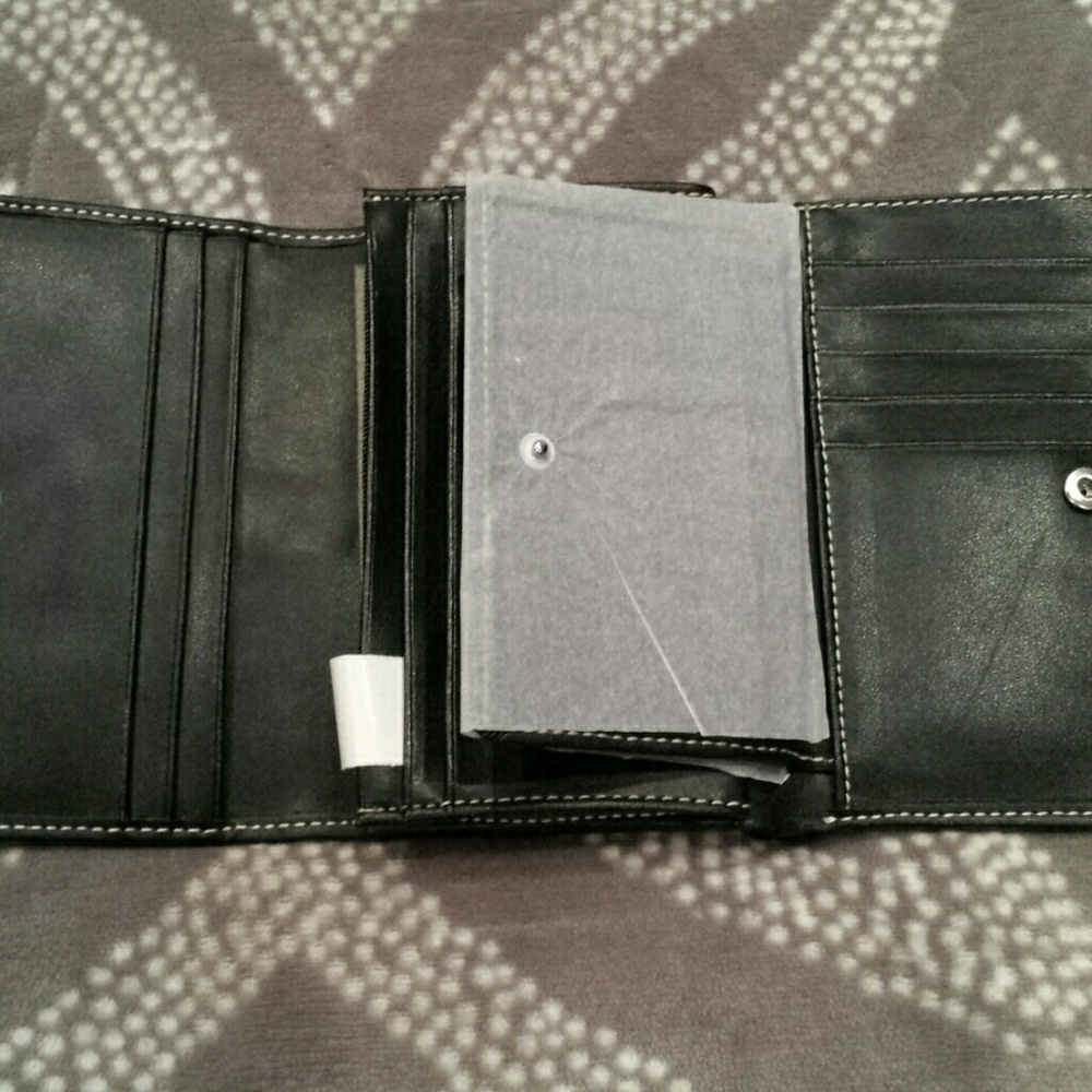 Express Trifold Wallet - Picture 3 of 4