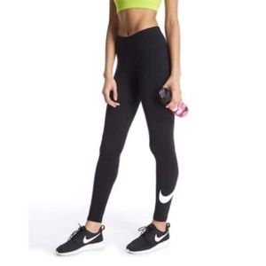 Women's Nike Sportswear Swoosh Leggings Small