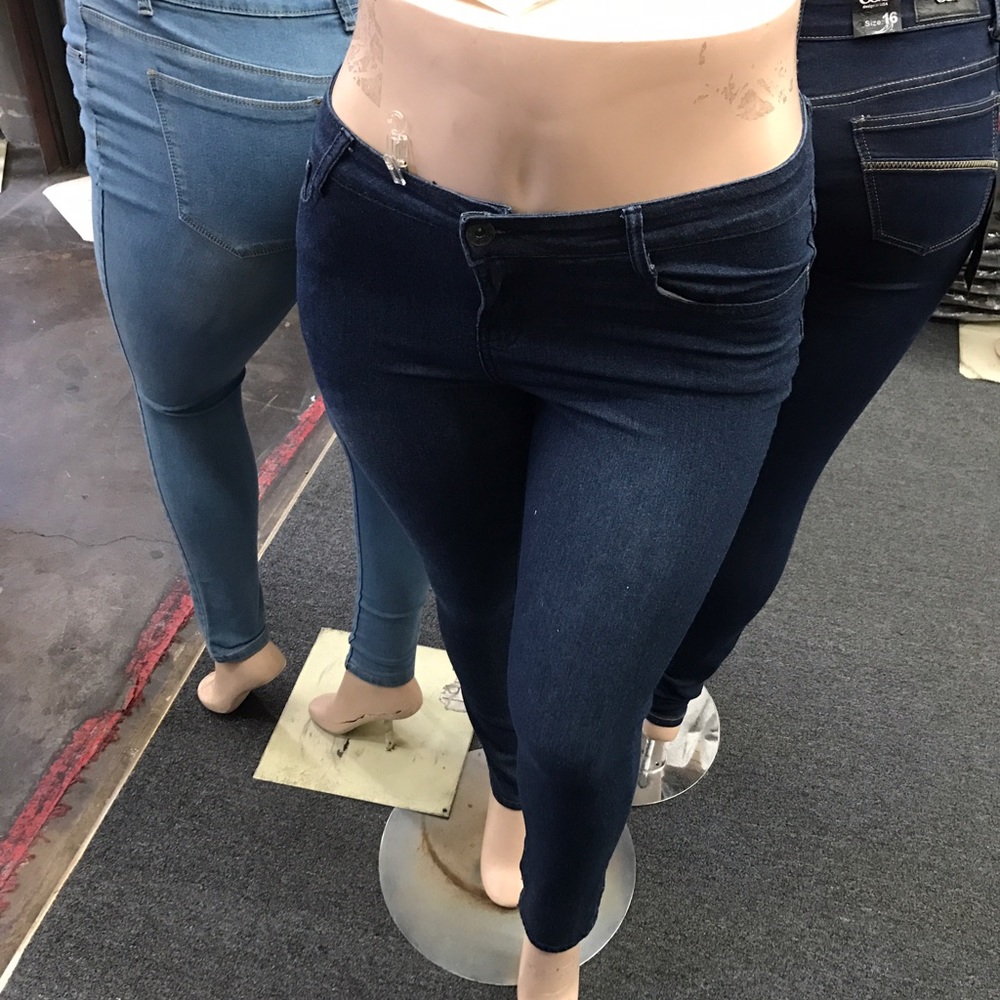 Plus size jeans - Picture 3 of 3