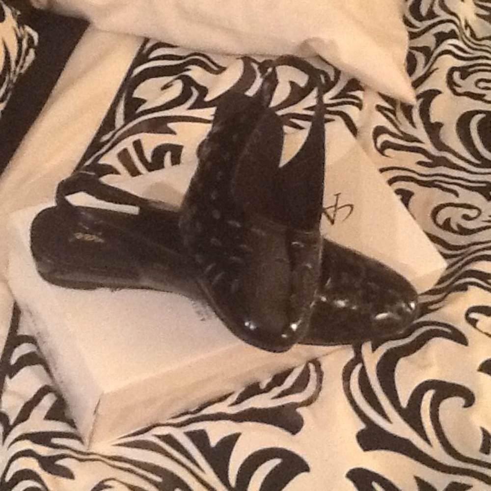 Shoes - Picture 5 of 5