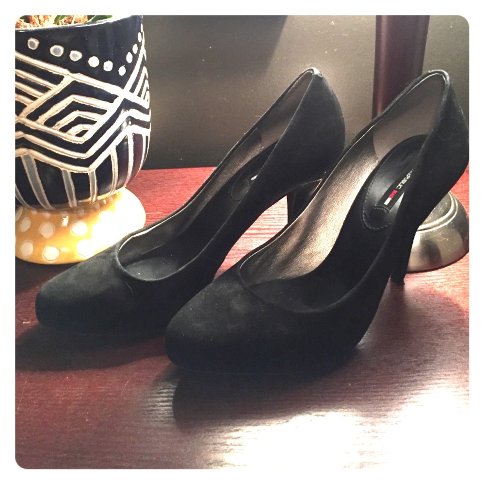 Banana Republic black suede heels