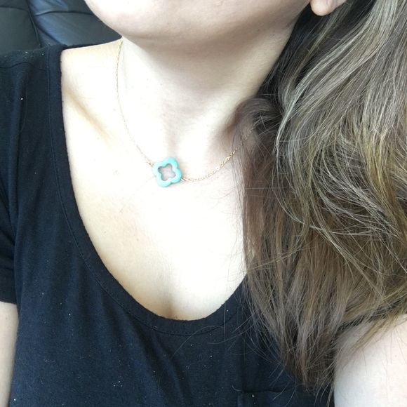 Turquoise Clover choker necklace - Picture 3 of 4