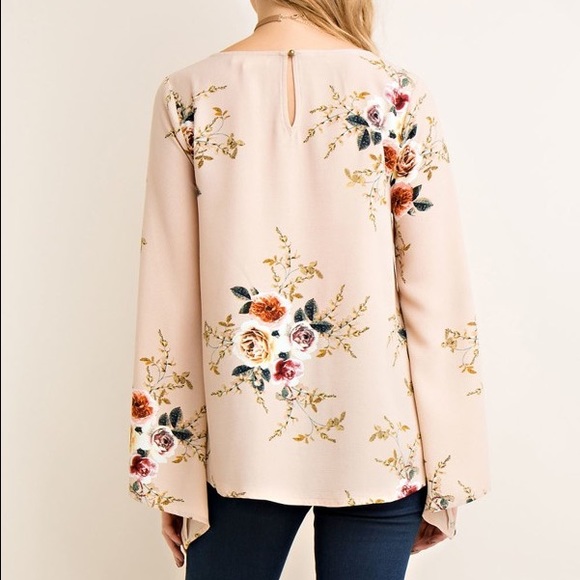 FLASH SALE!!! Ivory Floral Blouse~ - Picture 3 of 4
