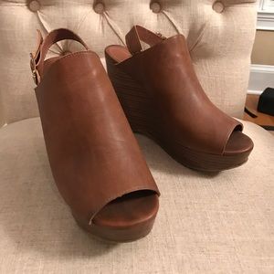 Cathy Jean Women's Leather Wedges