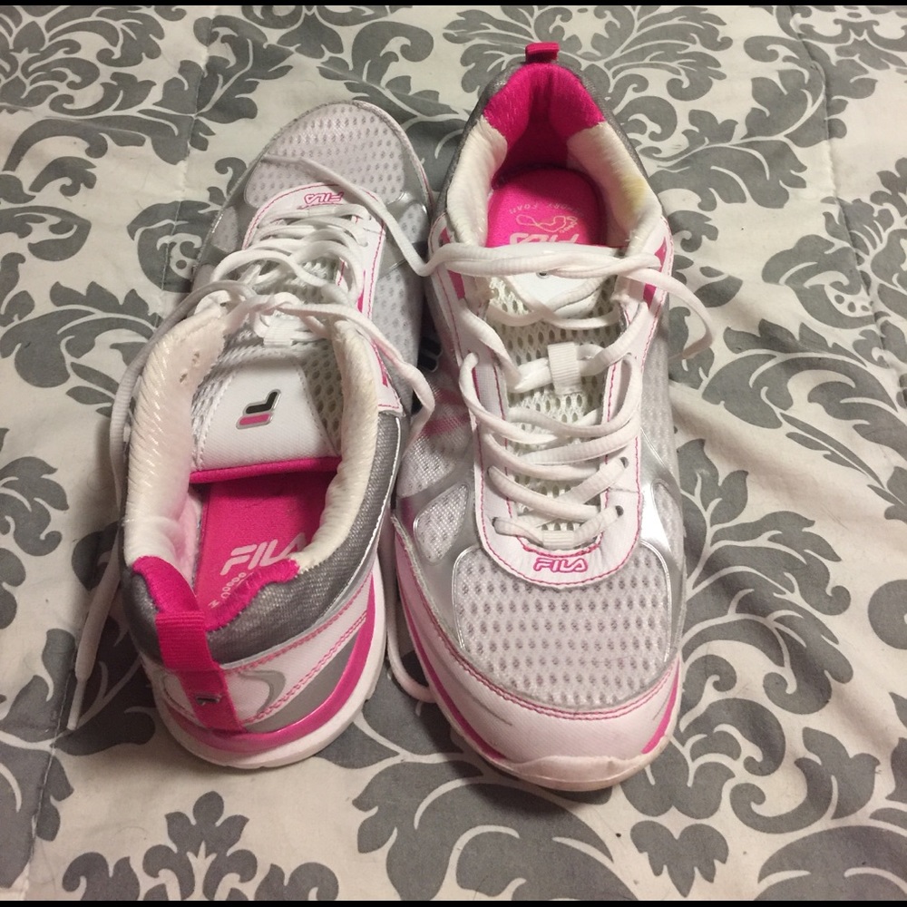Fila Size 10 Athletic Sneaker