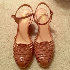 Seychelles wedges