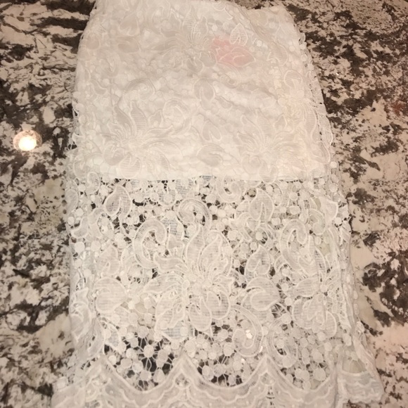 WHITE FLORAL LACE pencil skirt, sheer at bottom - Picture 2 of 7