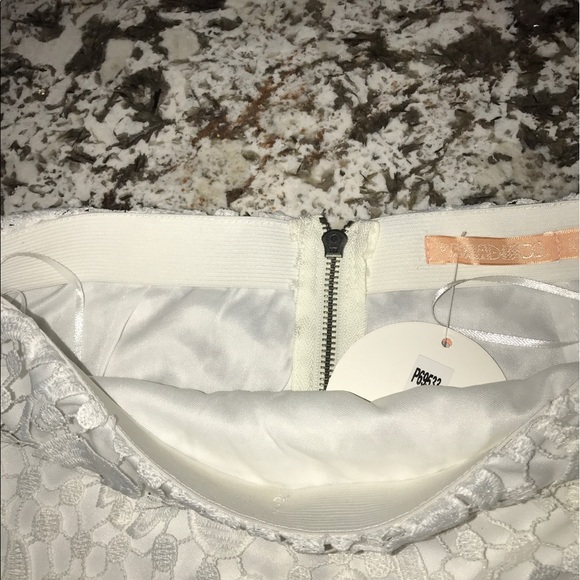 WHITE FLORAL LACE pencil skirt, sheer at bottom - Picture 6 of 7