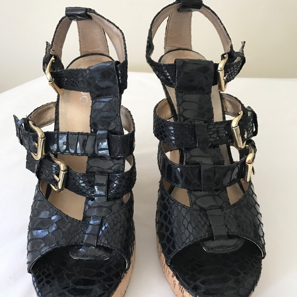 Aldo Wedge Heels Size 7 (37)