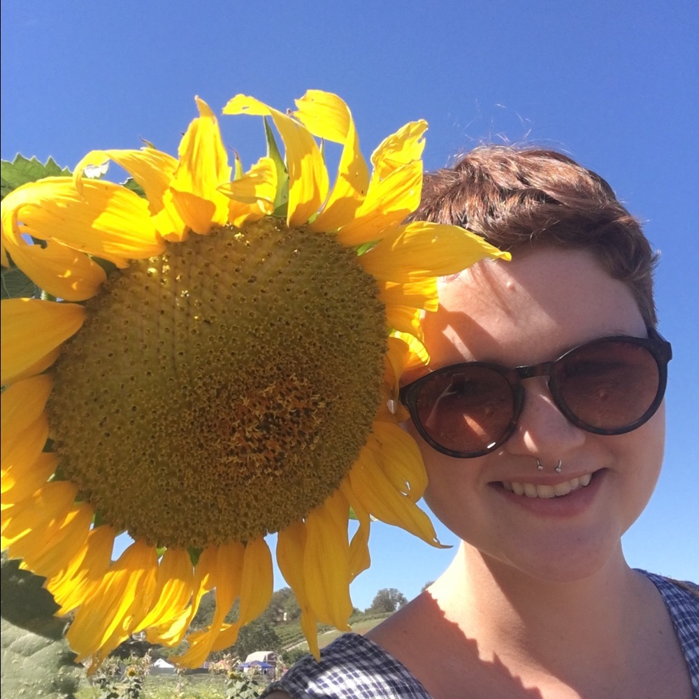 Meet your Posher, Monica
