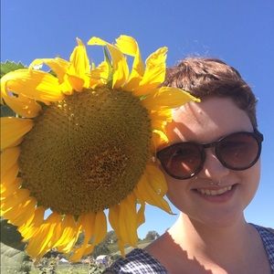 Meet your Posher, Monica