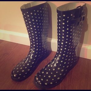 Polkadot rain boots