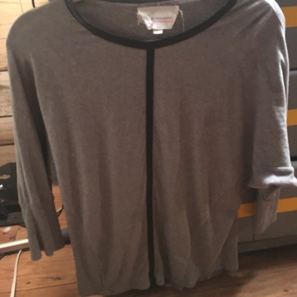Vince Camuto gray shirt with faux leather trim xs