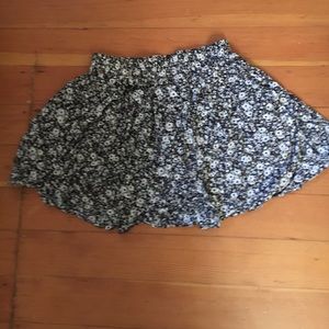 Brandy Melville b/w flower print skater skirt