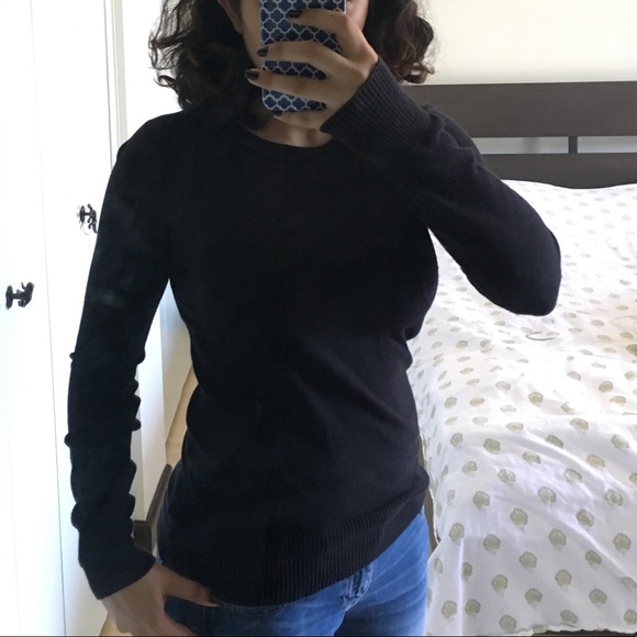 🌸Basic black sweater🌸 - Picture 3 of 3