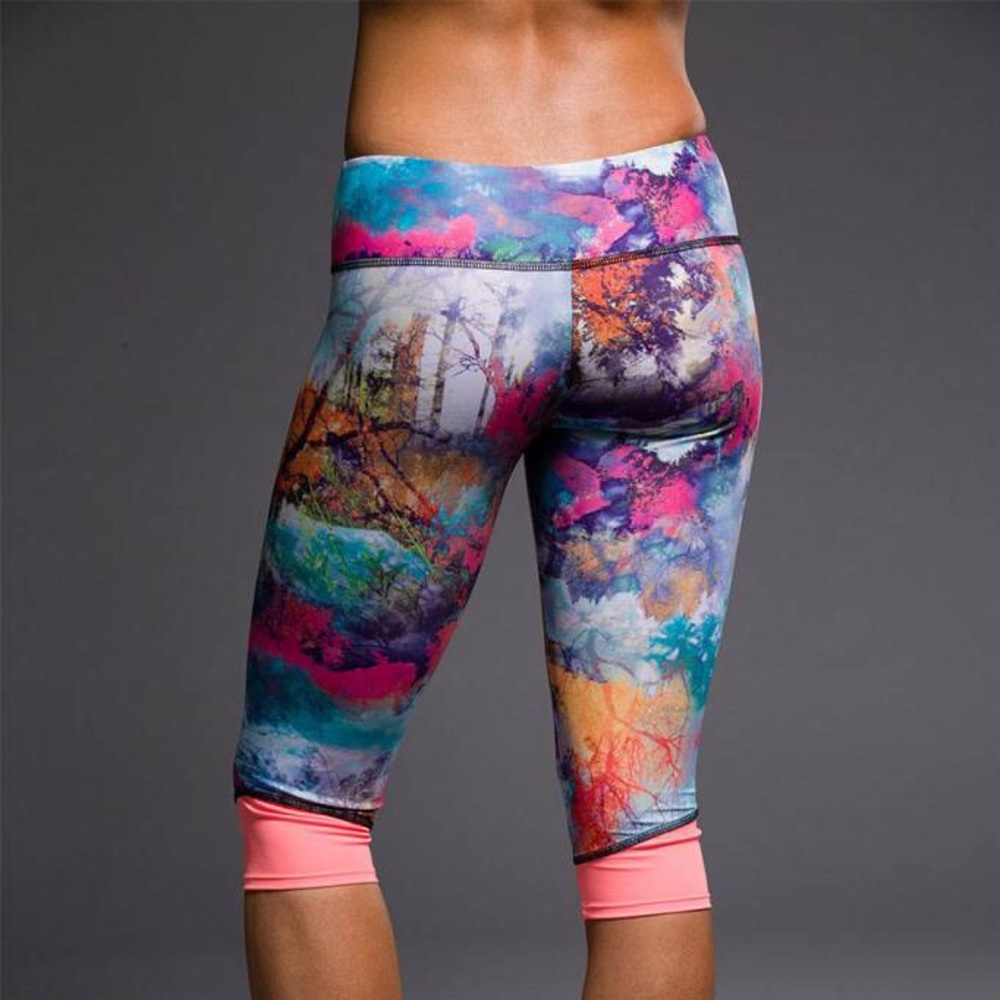 Onzie Yoga Fantasy/Sunset Cycle Crop Leggings