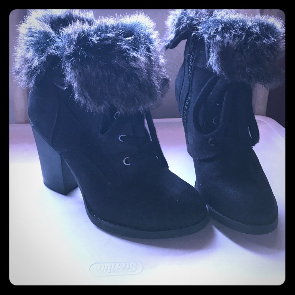 Black zip up ankle boots with fur