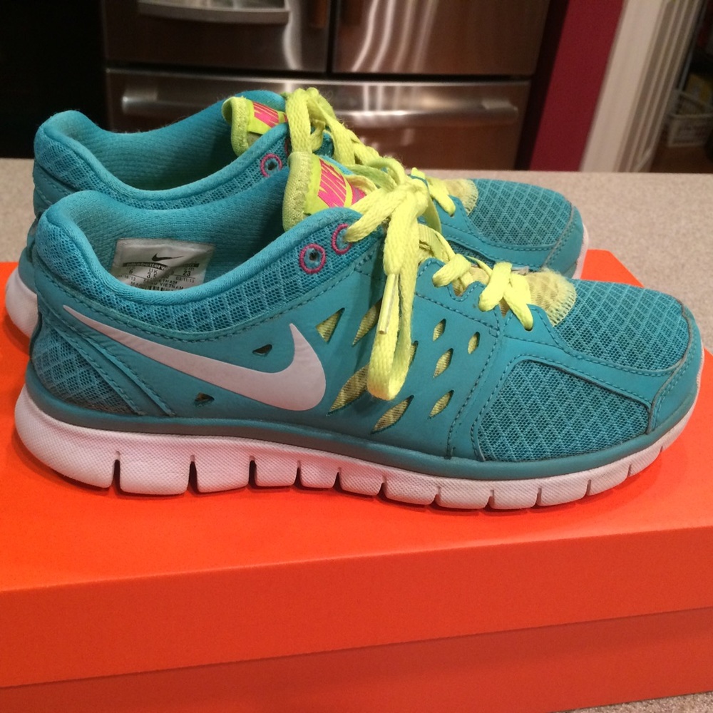 NIKE FLEX RUN teal shoes