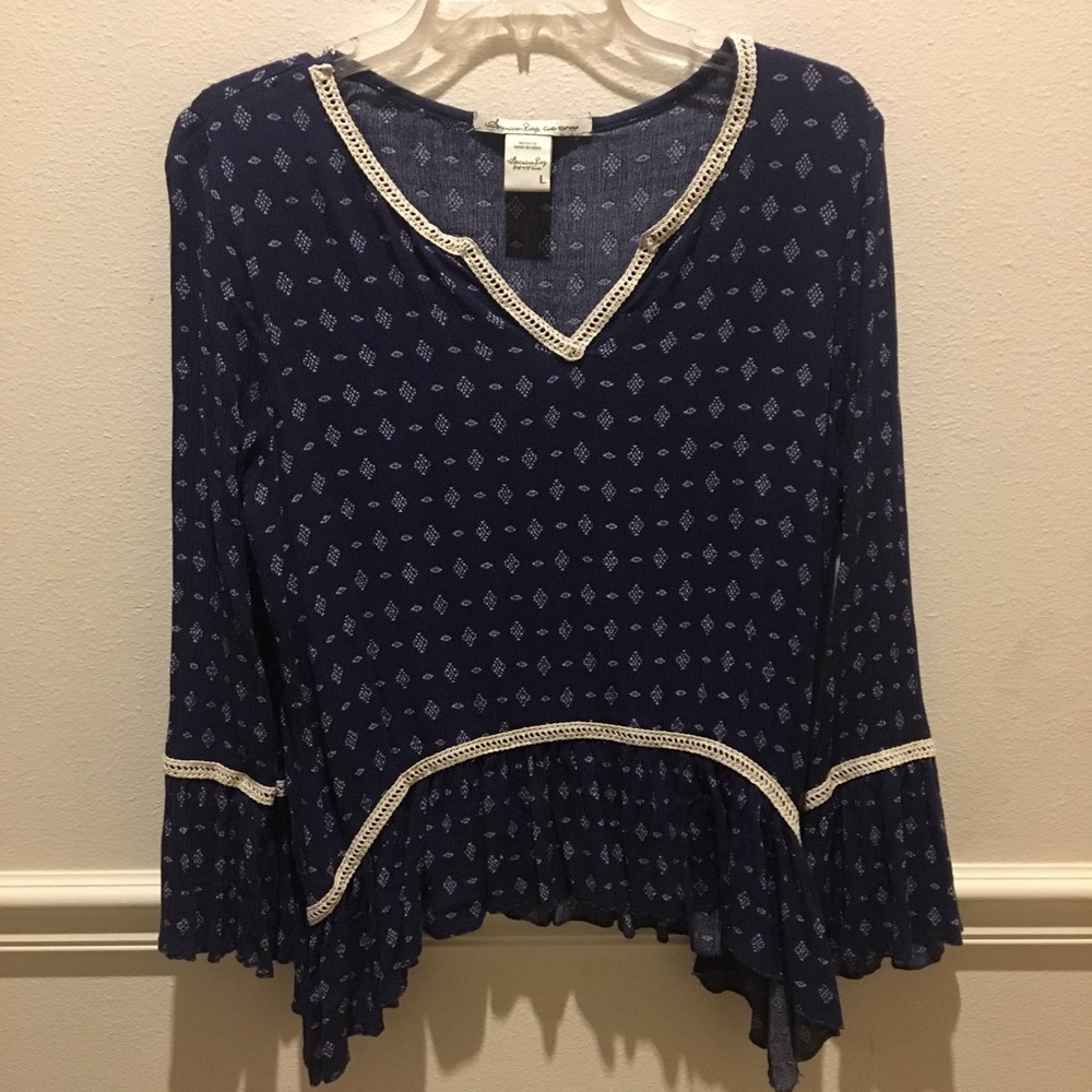 BLUE/WHITE SHIRT