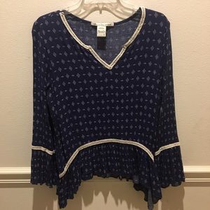 BLUE/WHITE SHIRT