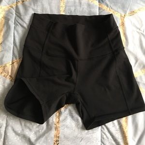 Lululemon high waisted shorts wunder 5"