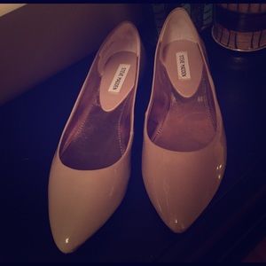 Steve Madden nude flats