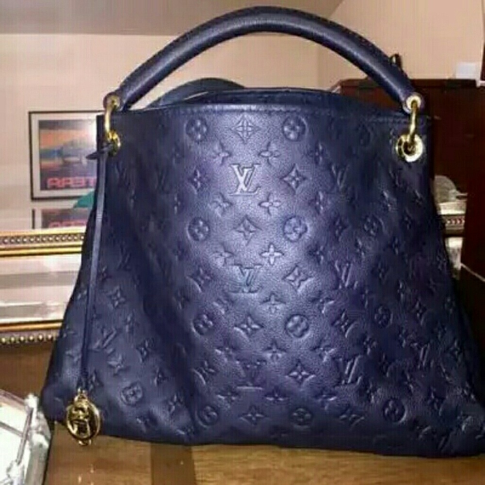 Authentic Louis Vuitton Artsy Empriente MM