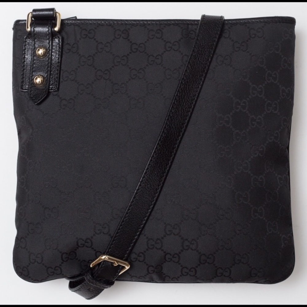 Gucci Crossbody Messenger Handbag GG Monogram