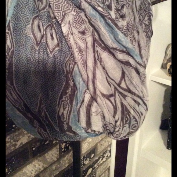 Free add on Infinity scarf ✨ - Picture 2 of 2