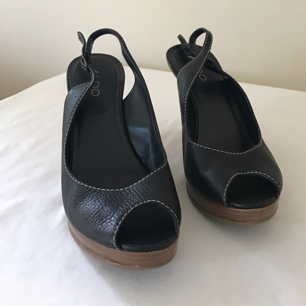Aldo wedges in black (Avenable) size 38