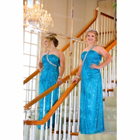 Turquoise sequin prom/homecoming dress - Picture 2 of 3