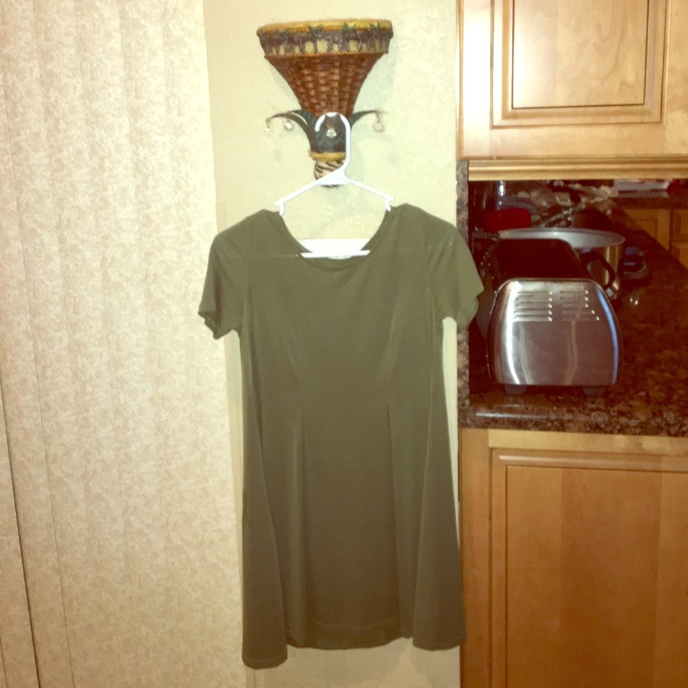 Kaki green dress!