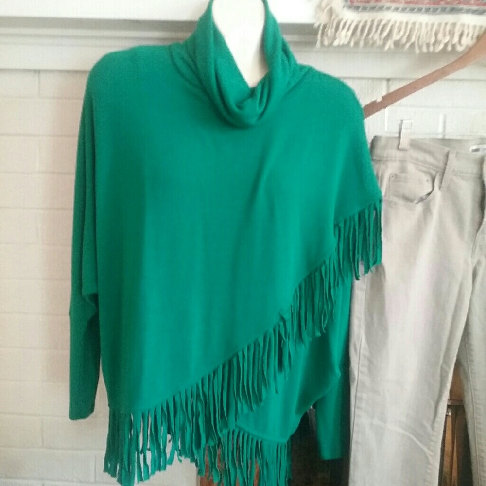 Chelsea & Theodore fringed top