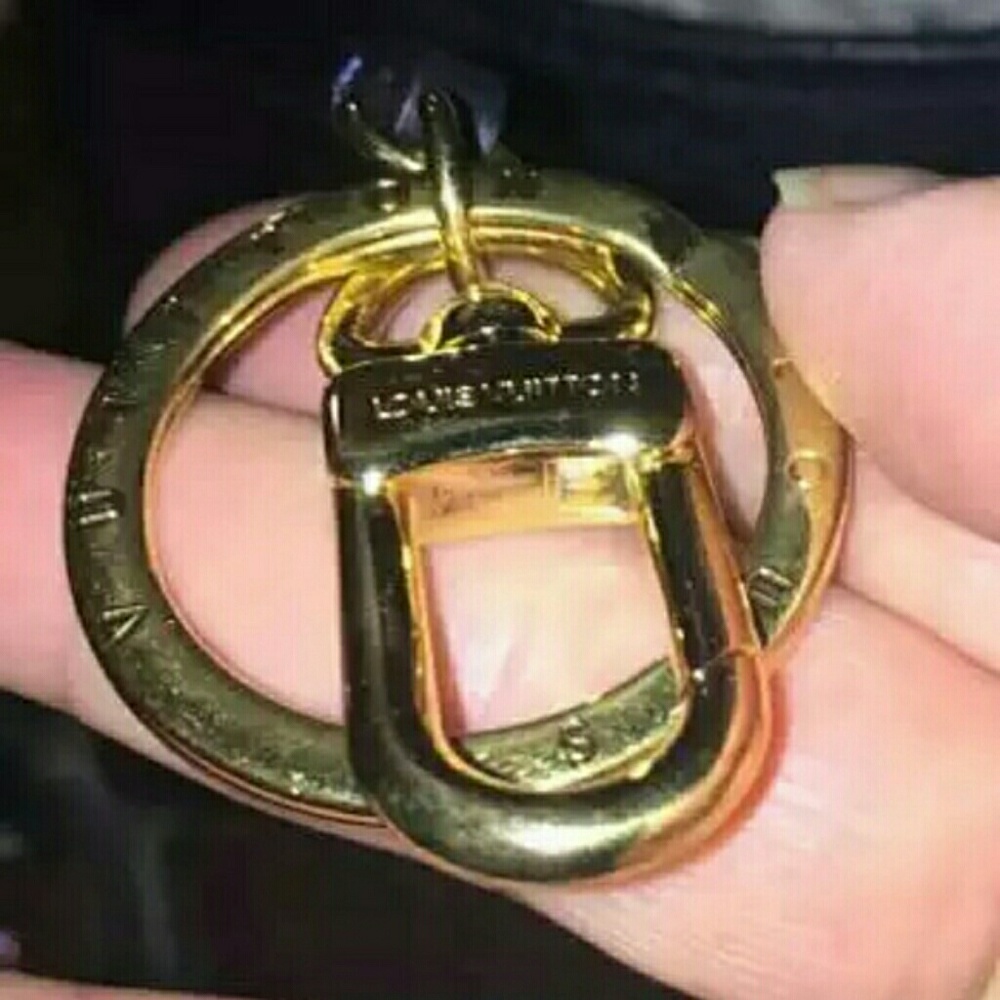 Additional photos of LV Artsy Empriente MM 2/3