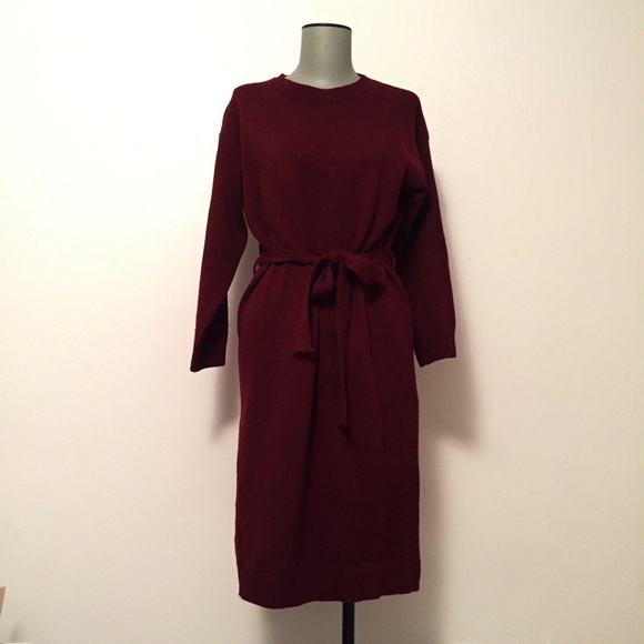 Dresses & Skirts - Belted sweater midi dress in Burgundy color