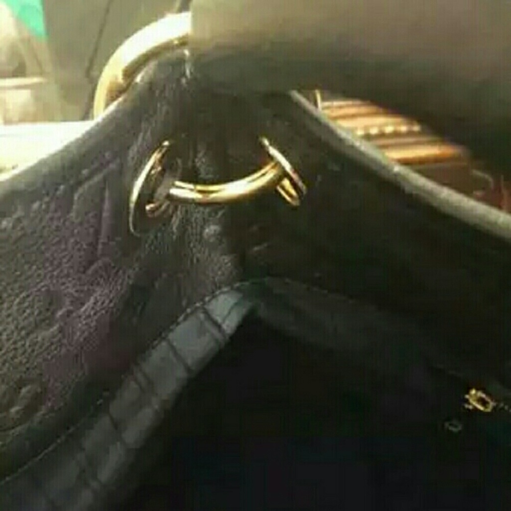 Additional pics of LV Artsy Empriente MM 3/3